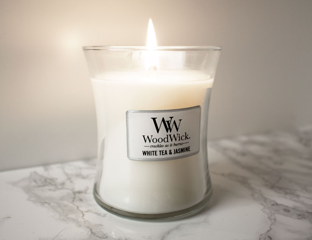 woodwick-white-tea-and-jasmine-light2