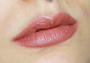 Idun matte lipstick Lingon swatch