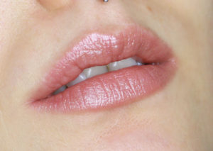 Idun creme lipstick stina swatch