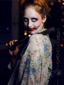 Slit mouth makeup