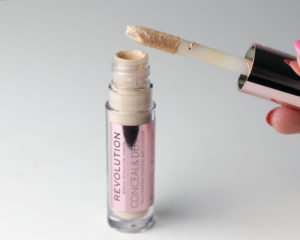 Makeup Revolution conceal & define full coverage concealer and contour- c2